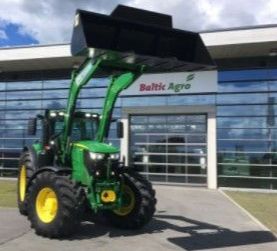Rendi traktor John Deere 6215R